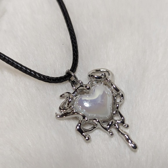 Handmade Jewelry Gothic Heart Shaped Dripping Silver Pendant On A